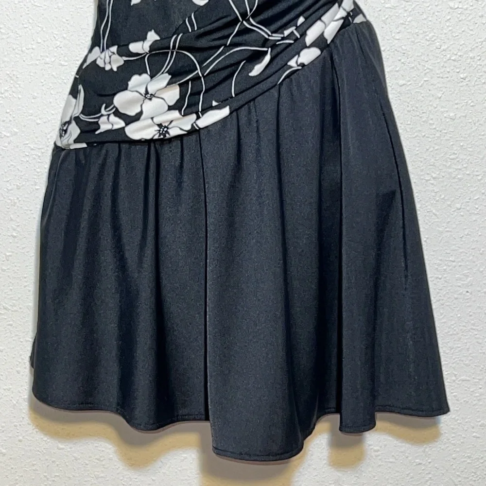 Miraclesuit black With Floral Print Size 10
